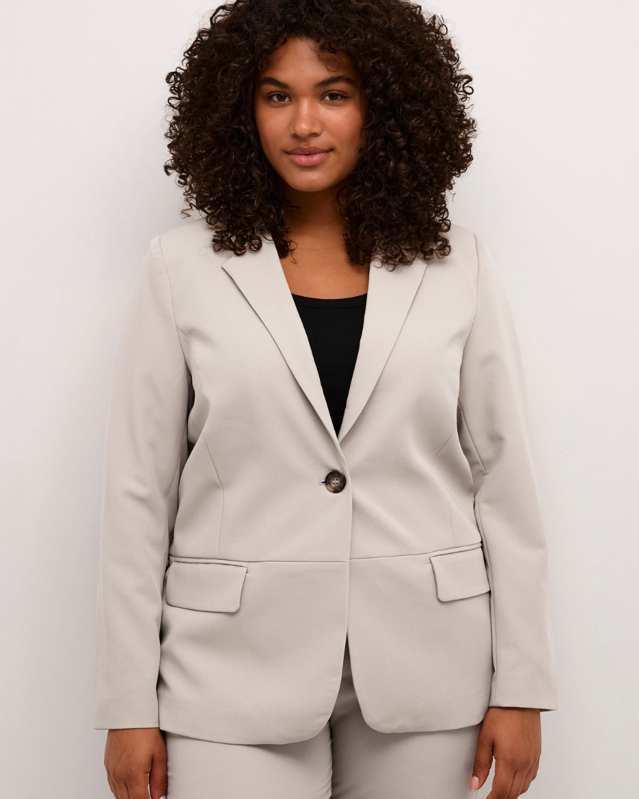 SAKIRA BLAZER